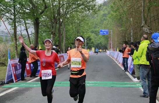 4800人體驗天臺山春景 顧家家居領跑一場有愛的馬拉松
