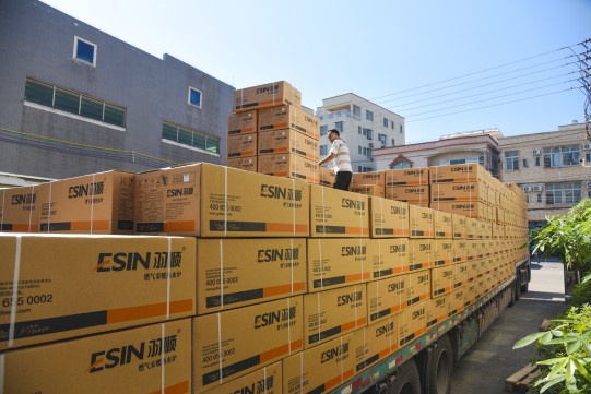上半年戰績，羽順高端壁掛爐連續中標多個“煤改氣”工程項目