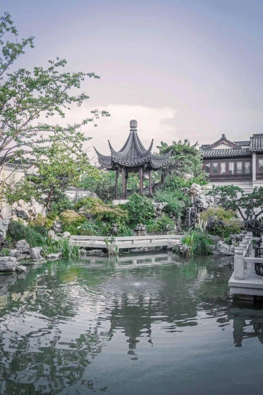 山水為丹青，門窗為鏡頭！三宅門窗為中式建筑添彩… 