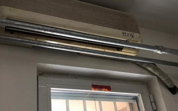空調掛機排水管與空調眼一樣高，可以嗎？