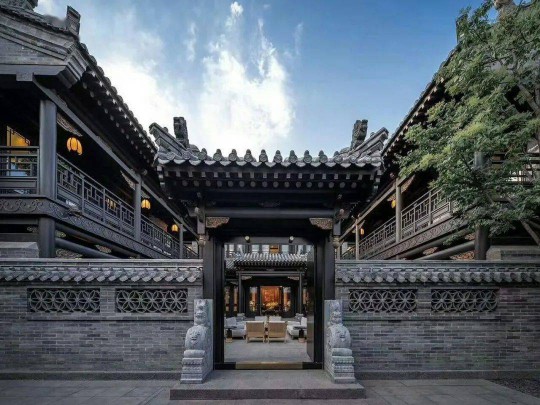 中式圍合院落,三宅仿古門窗,共譜歲月輝煌 中式圍合院落,三宅仿古門窗,共譜歲月輝煌